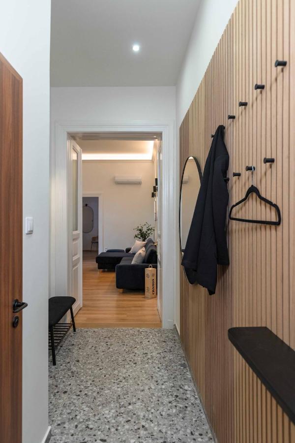 Modern Apartment French Balkony Budapest Exterior photo