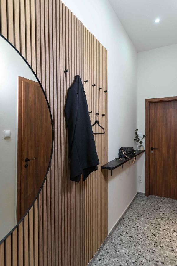 Modern Apartment French Balkony Budapest Exterior photo